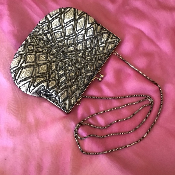 La Regale LTD Silver Satin Beaded Evening Pursette - Picture 11 of 11